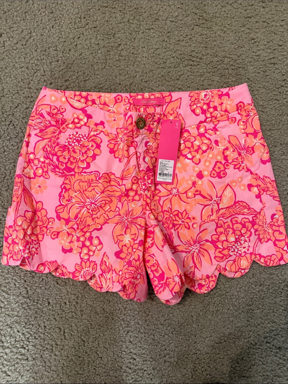 Pink Floral Scallop Hem Women's Shorts